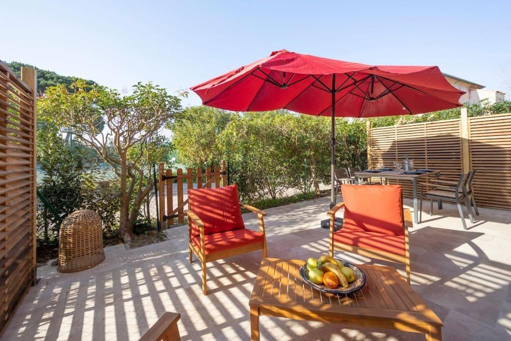 Entierement Renove Avec Terrasse * Saint-Tropez